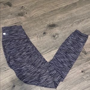 Lululemon 7/8 length Wunder under leggings